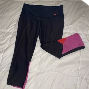 NIKE Leggings- Dri-Fit Capri leggings size small